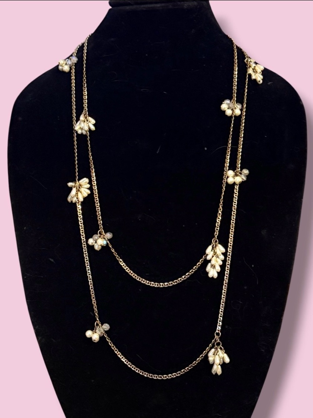 Long gold tone mariner link pearl cluster necklace